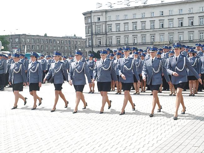 25P Women in pantyhose and uniform