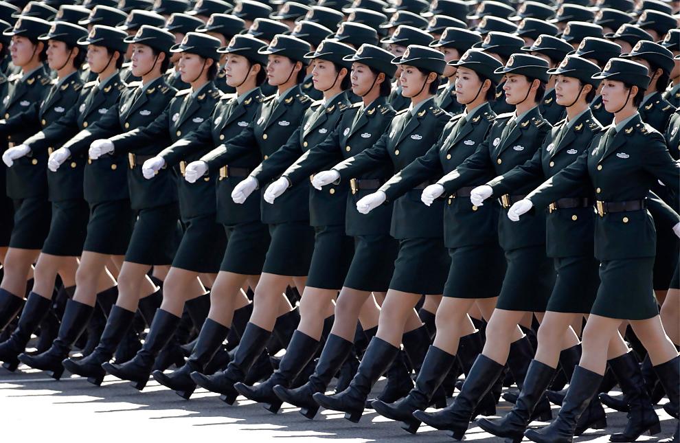 25P Women in pantyhose and uniform