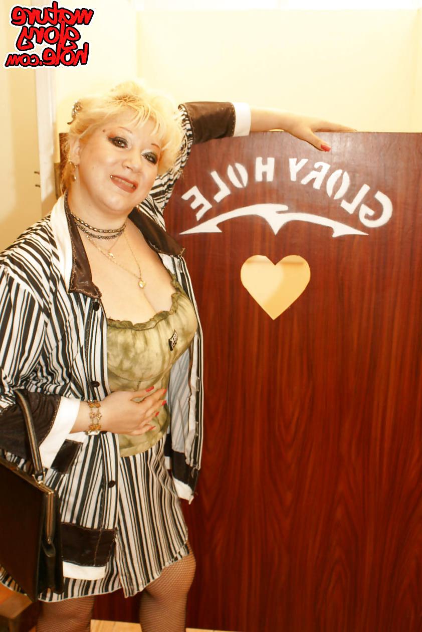 24P RUSSIAN AMATEUR GRANNY