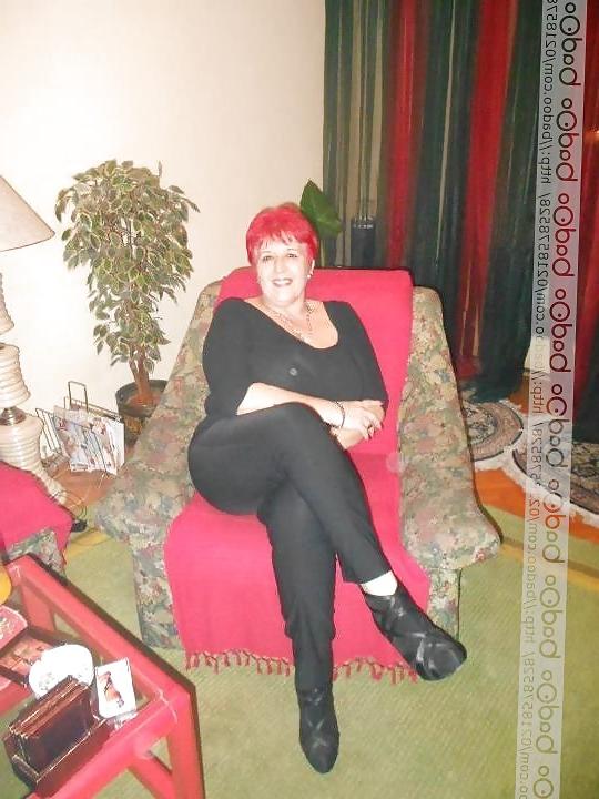 25P Redhead Mature Lady