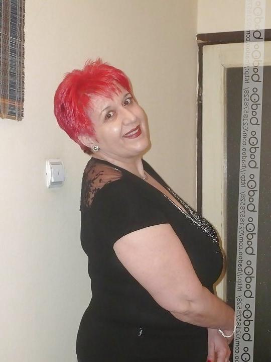25P Redhead Mature Lady