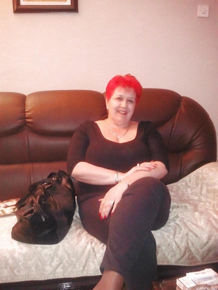 25P Redhead Mature Lady