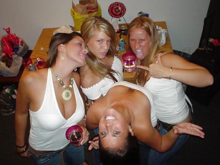 25P GIRLS GONNA HAVE FUN