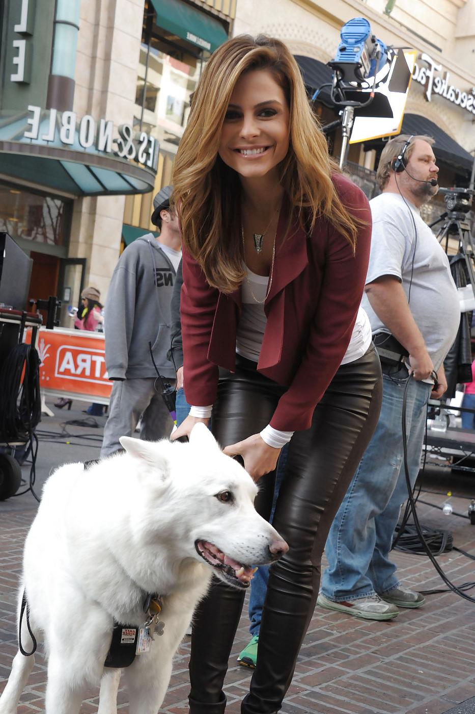 10P Maria Menounos - Sweet Greek Badonkadonk In Leather