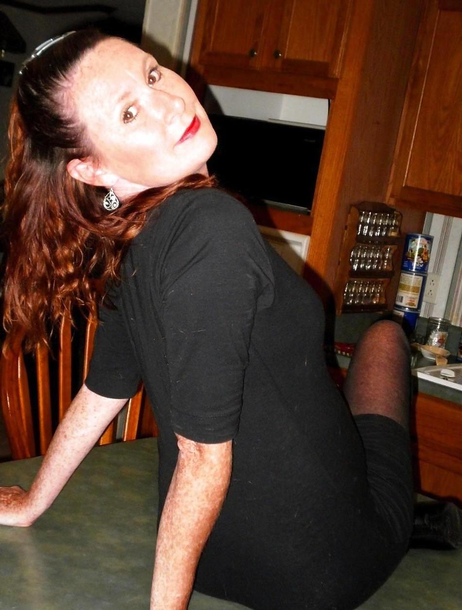 24P Mature Amateur Lady