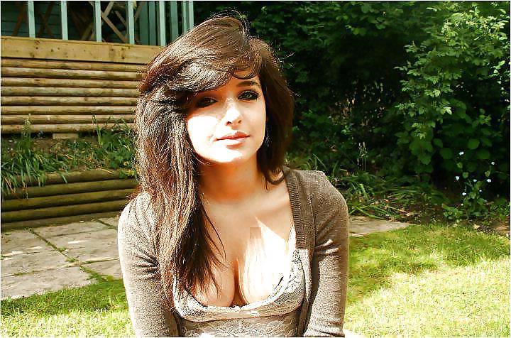 22P Hot non-nude teen