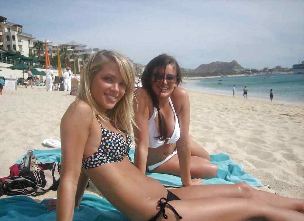 25P Hot GIRLS In Bikini #7 by DarKKo