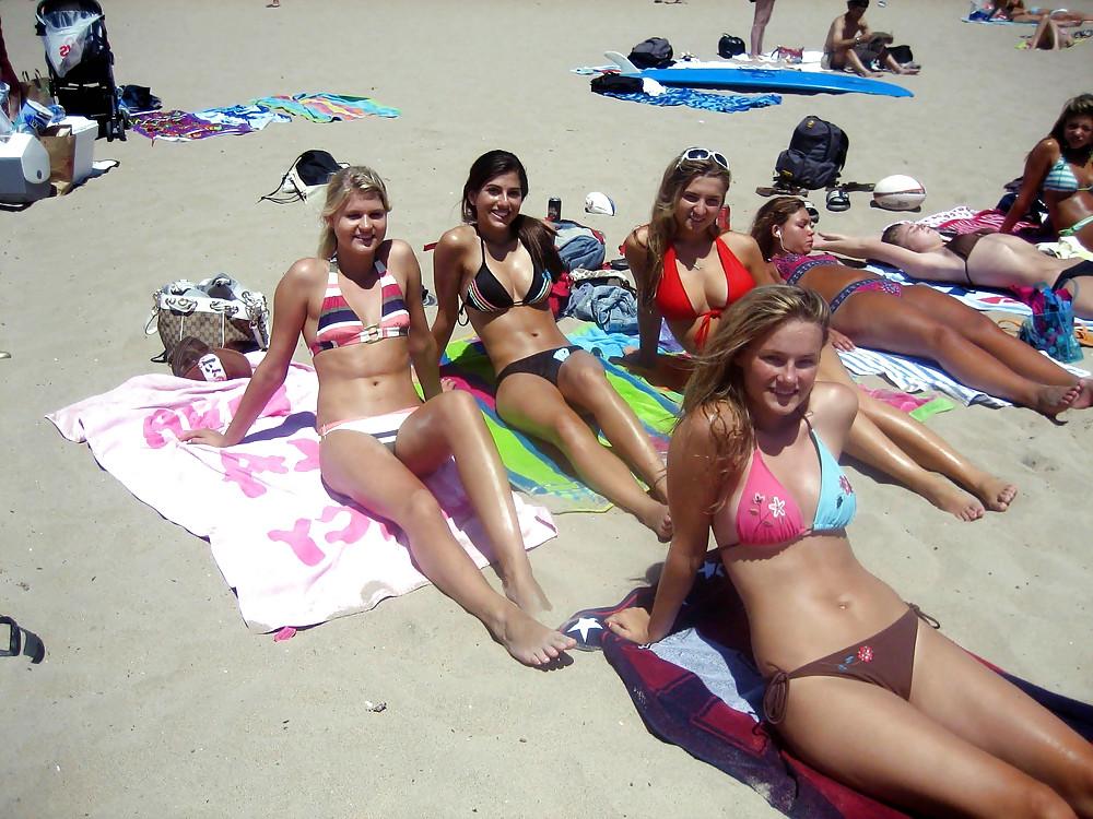 25P Hot GIRLS In Bikini #7 by DarKKo