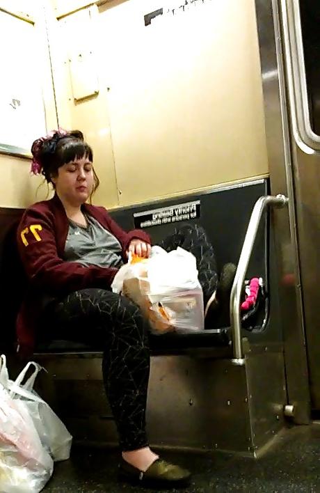 4P New York Subway Girls - Nipples and Chips