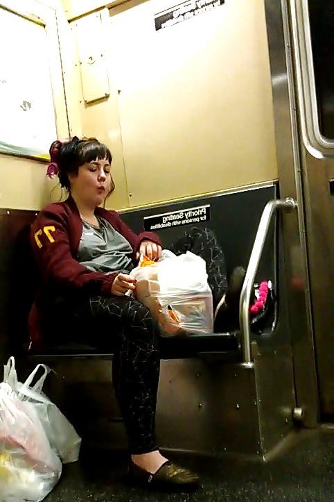 4P New York Subway Girls - Nipples and Chips