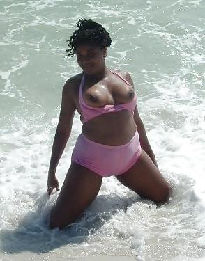 22P Ebony Girls in Public