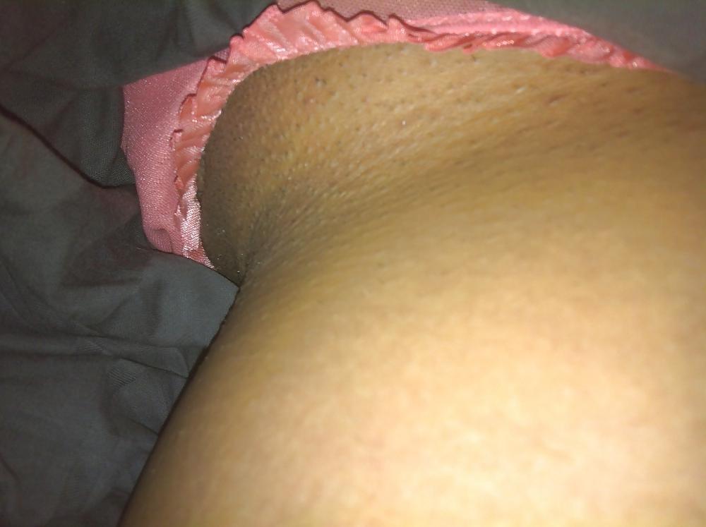 20P Juicy teen pussy close up