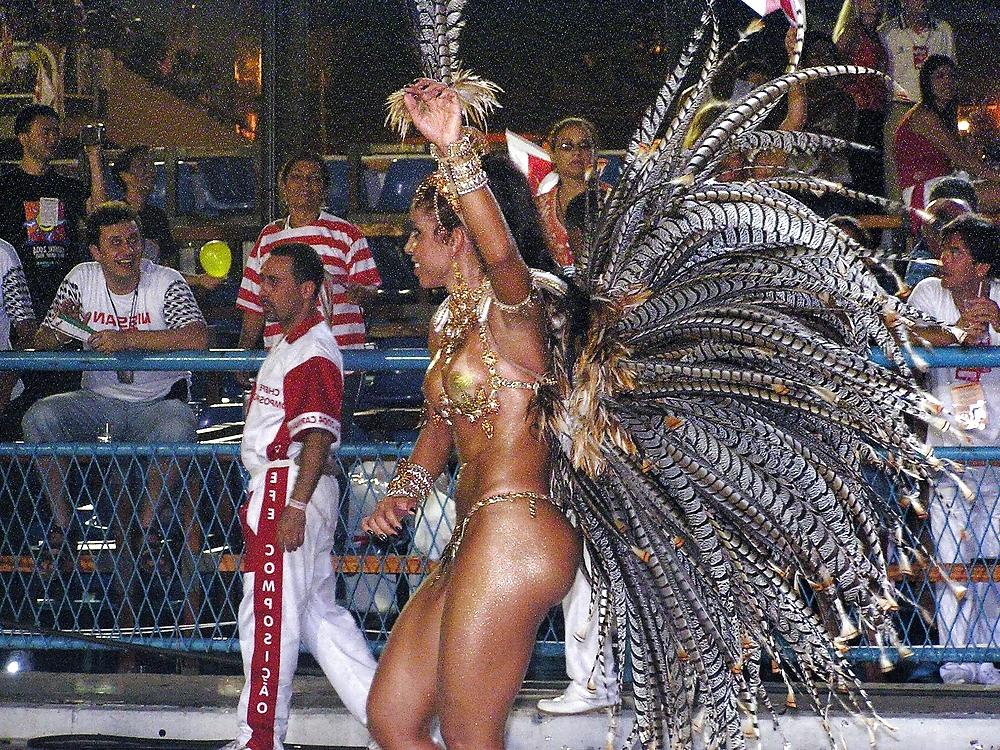 25P Nude  Rio Carnaval