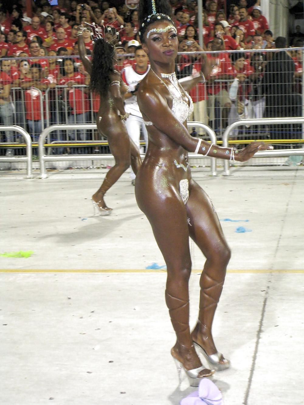 25P Nude  Rio Carnaval