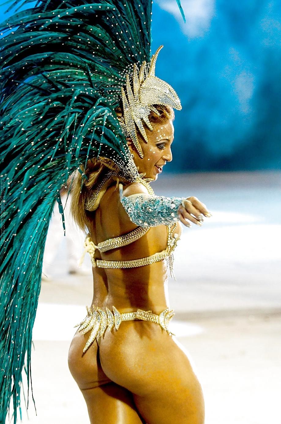 25P Nude  Rio Carnaval
