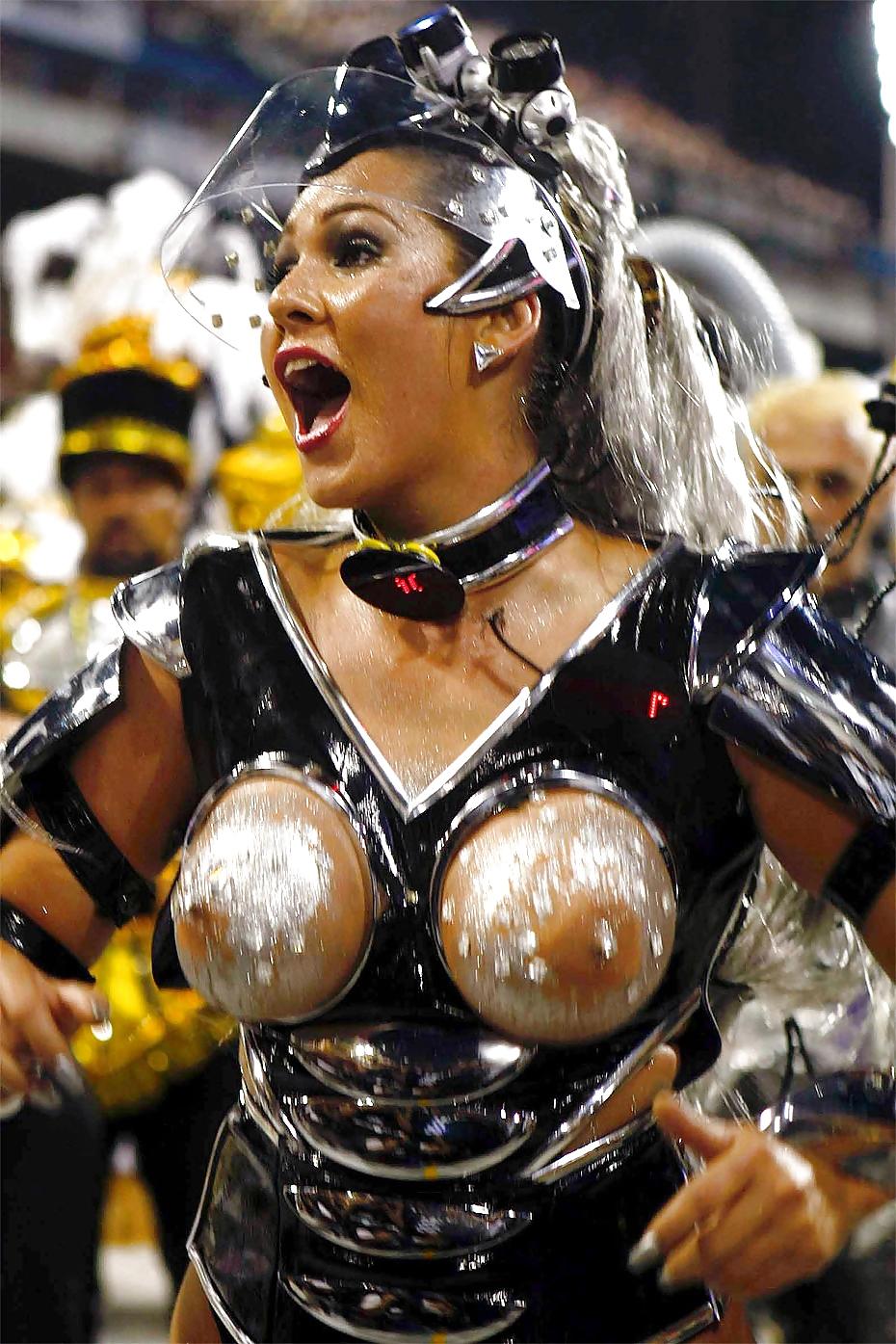 25P Nude  Rio Carnaval
