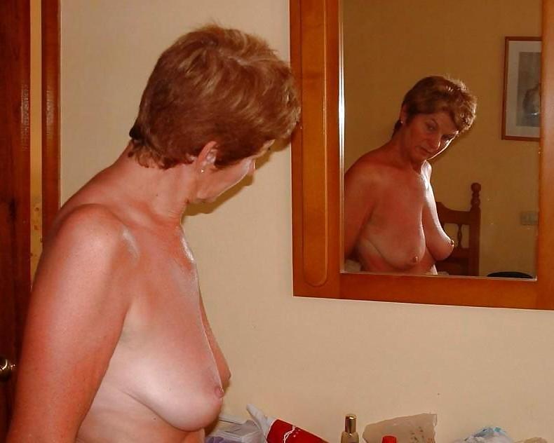 20P Older women naked 3.