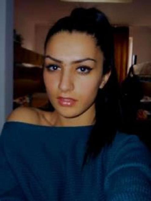 8P Romanian girl: antonella
