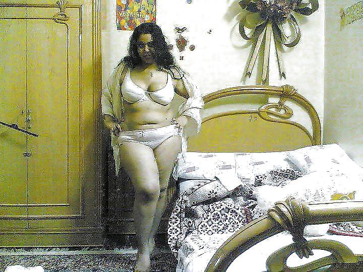 25P Arabic women