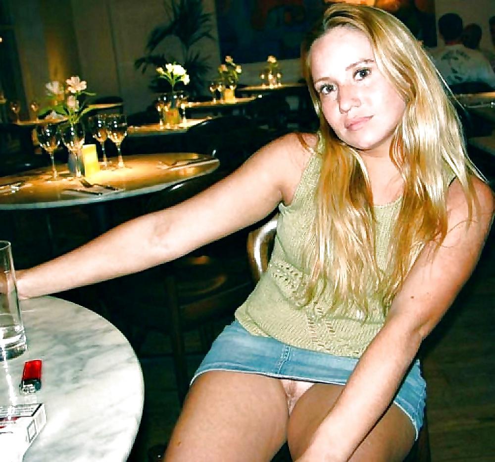 21P Upskirt No Panties