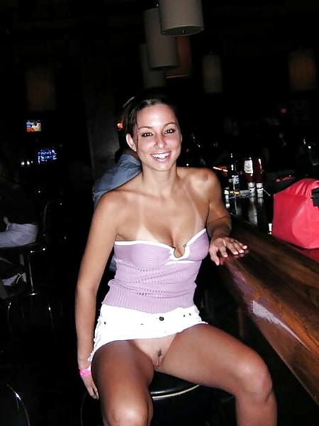 21P Upskirt No Panties