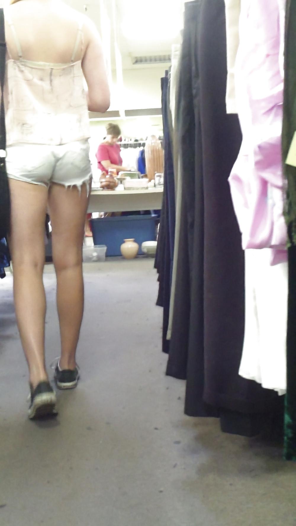 25P Teen ass & butt in jean shorts shopping