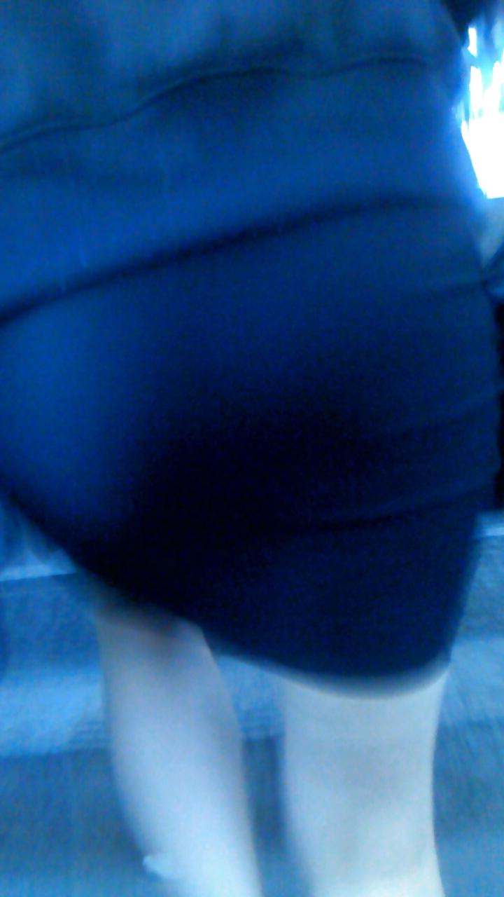 25P Voyeur - Random transit babes, one great look at the camera.