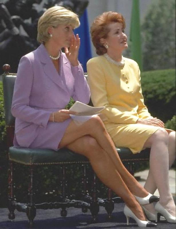 11P Princess Di. Sexy Legs