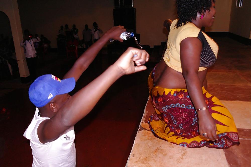 25P Tanzania Amazing Dance girls