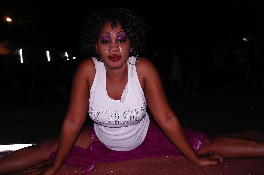 25P Tanzania Amazing Dance girls
