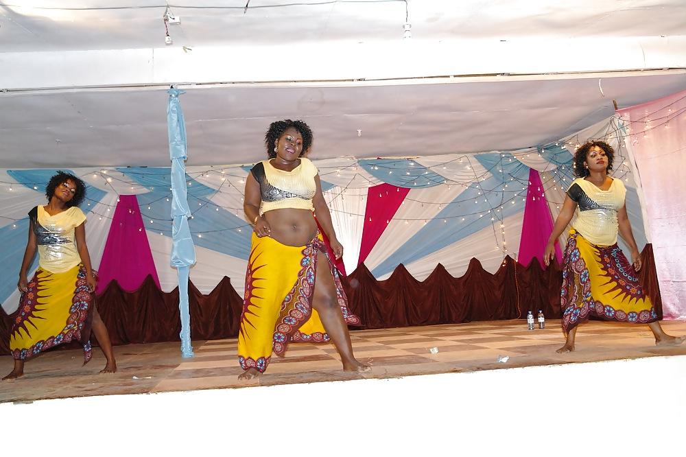 25P Tanzania Amazing Dance girls