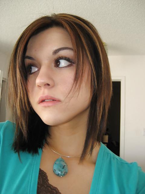 25P Non nude Teen posing