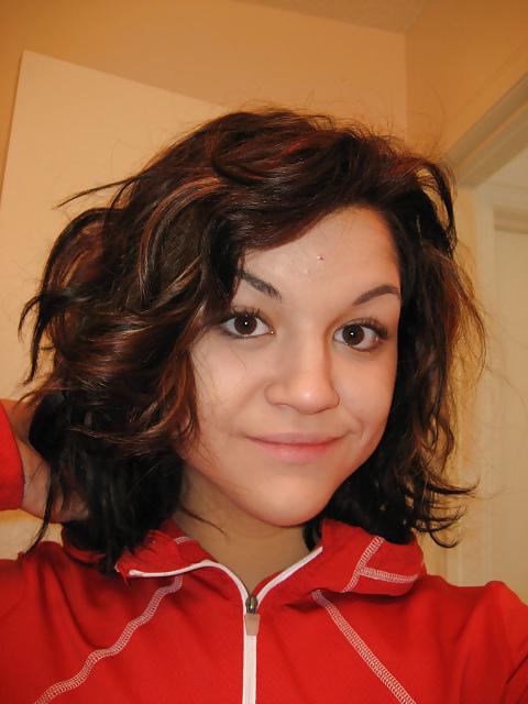 25P Non nude Teen posing