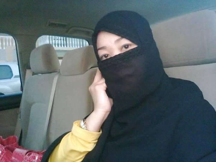 25P HORNY LADY IN HIJAB