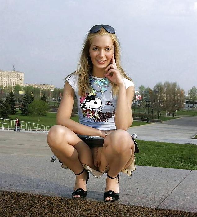 15P Upskirt No Pants 21