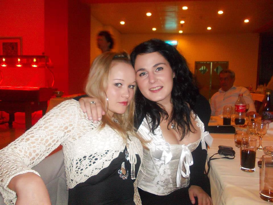 20P Amateur girls non nude