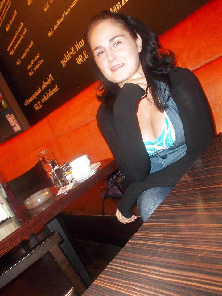 20P Amateur girls non nude