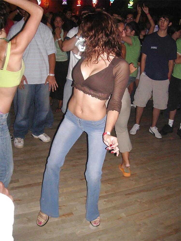 20P Amateur girls non nude