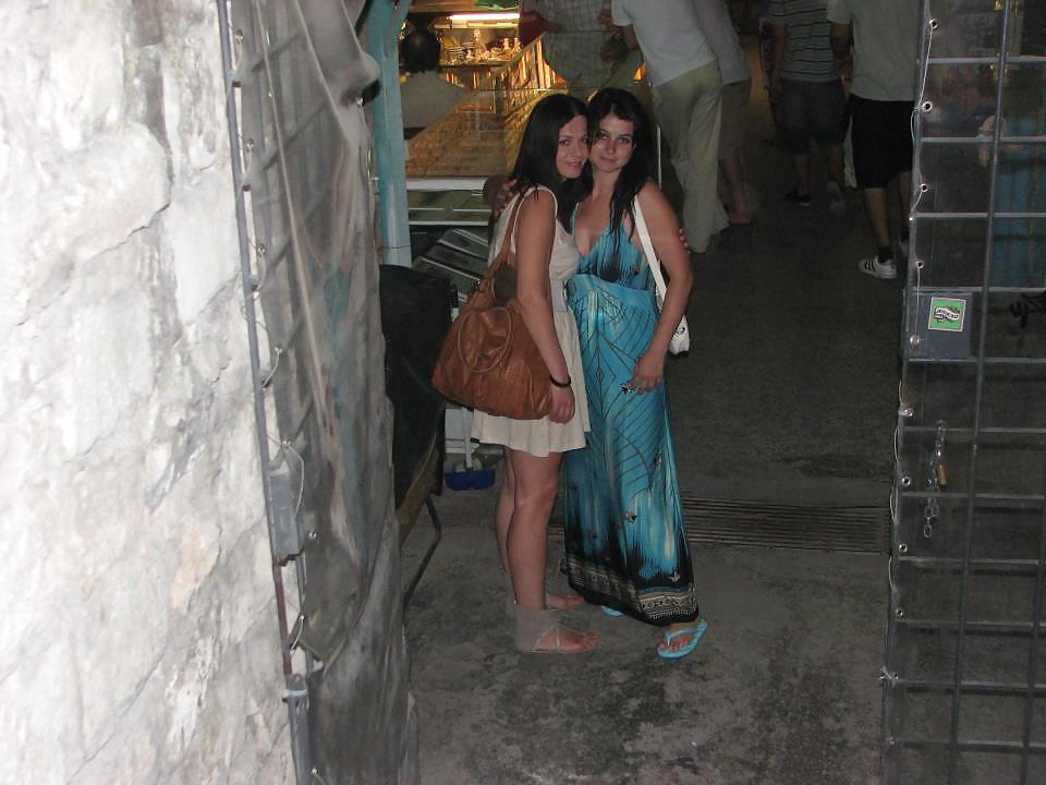 20P Amateur girls non nude
