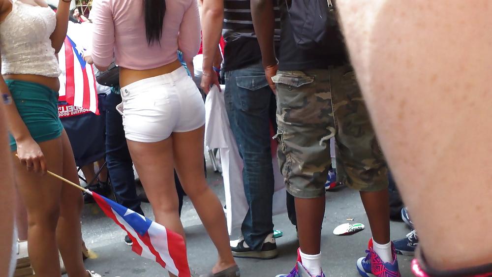 25P Her hot butt & ass in shorts