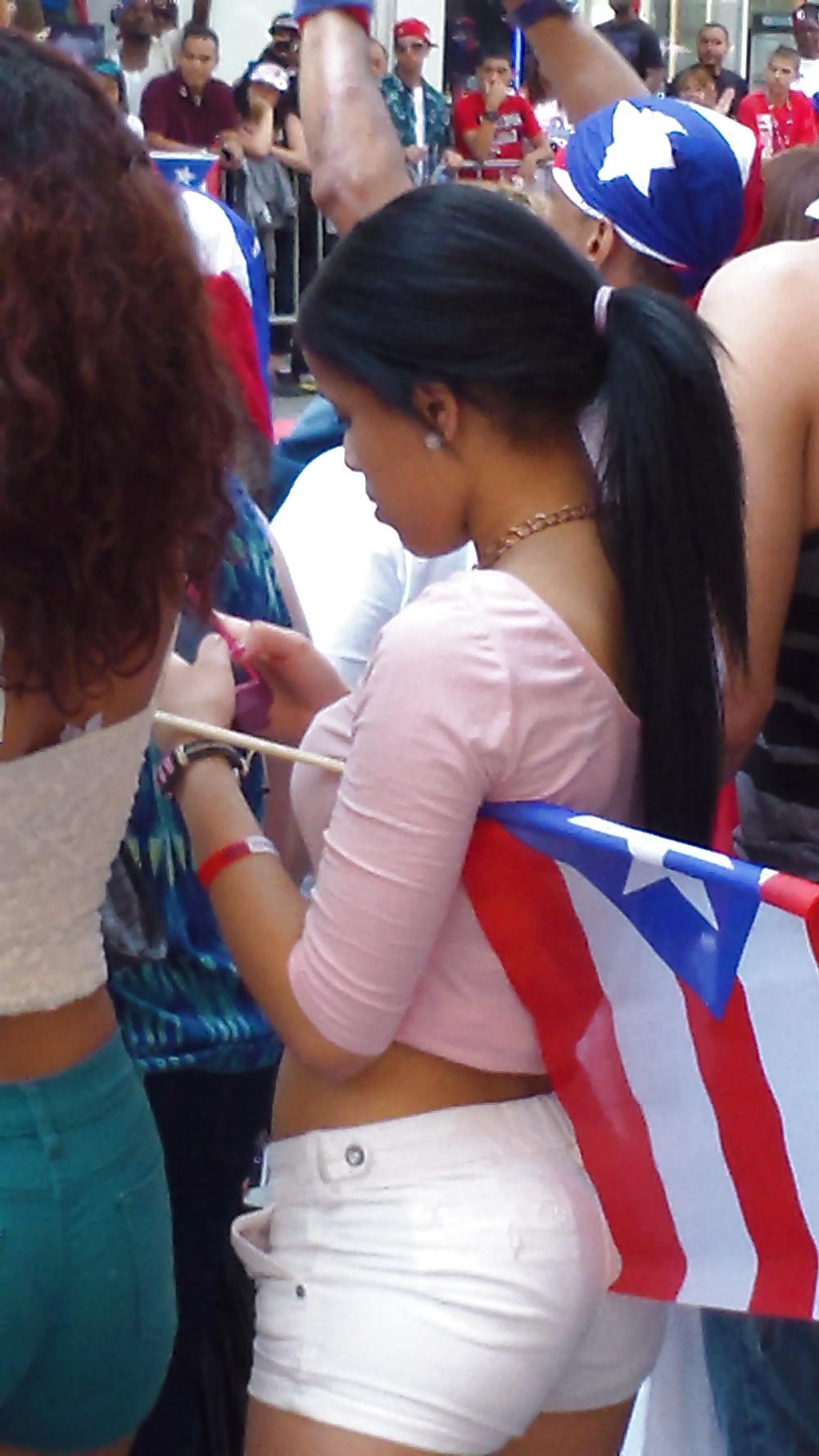 25P Her hot butt & ass in shorts