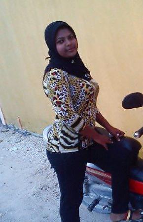 6P Maldvian hijab girl 1 (non -nude)