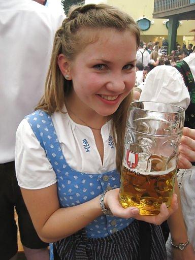 25P Dirndl Girls 
