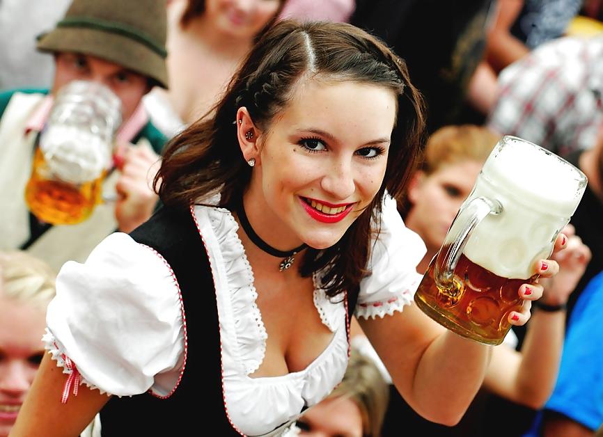 25P Dirndl Girls 