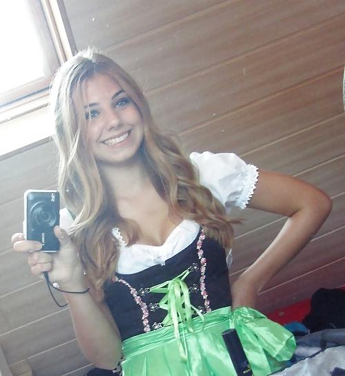25P Dirndl Girls 