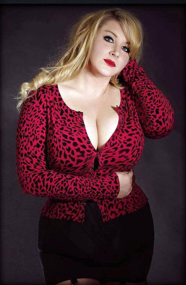 25P Curvy Beauties 53 Clothed Edition