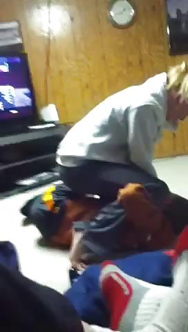 16P Voyeur Wrestle Mamani Scissor Squeeze