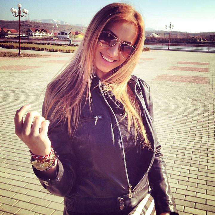 25P Romanian girl: Daina