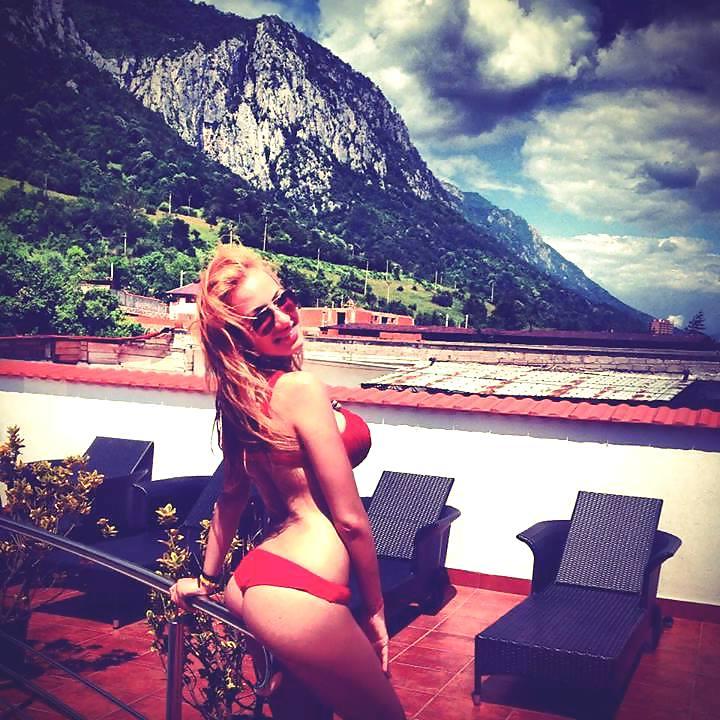 25P Romanian girl: Daina