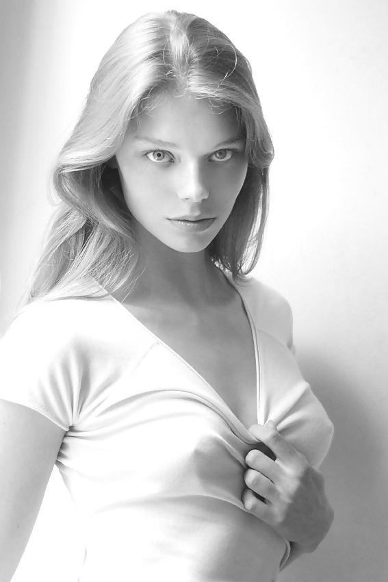 25P Black and White Beauties by TROC